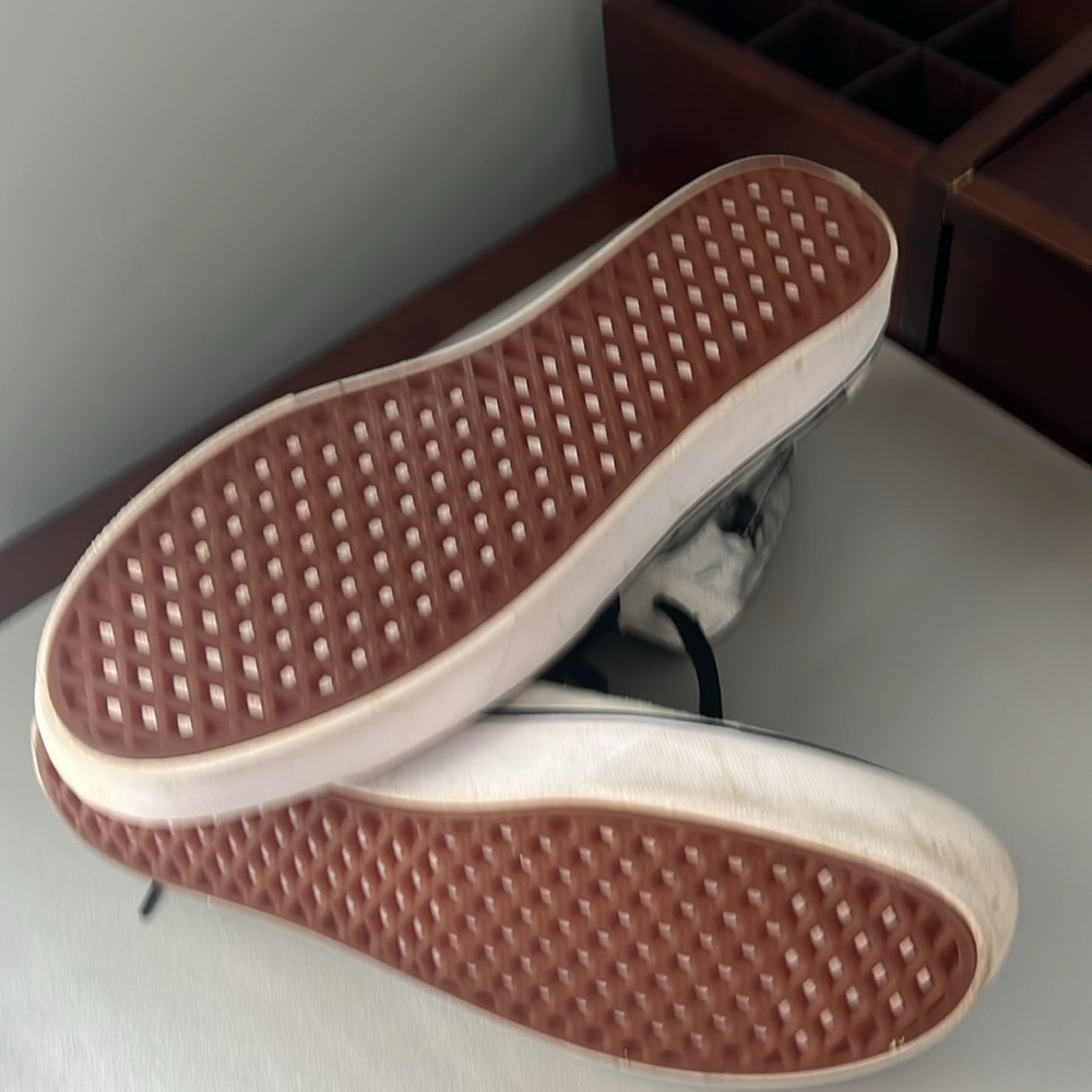 Vans - Picture 4 of 4